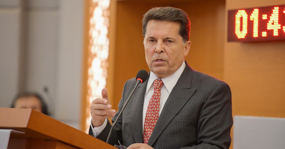 Ahmet Özer’in tutukluluğuna itiraz