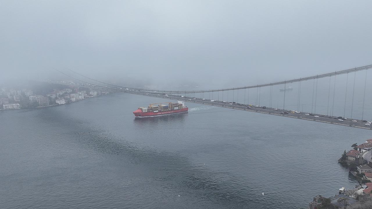 İstanbul Boğazı’nda gemi trafiği durduruldu