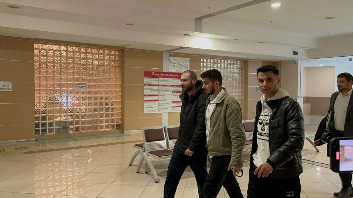 Babasını dövdüğü görüntüler tepki çekmişti! Sansar Salvo tutuklandı